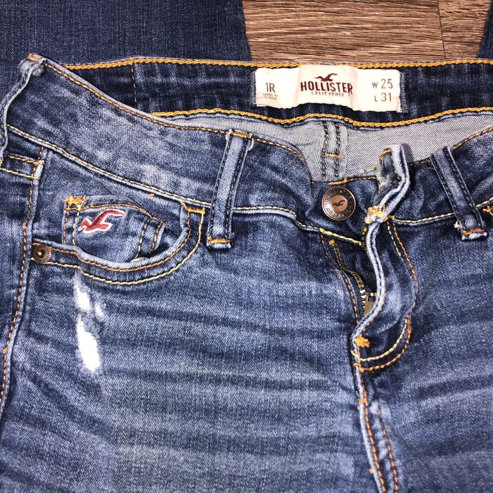Hollister low rise distressed skinny jeans